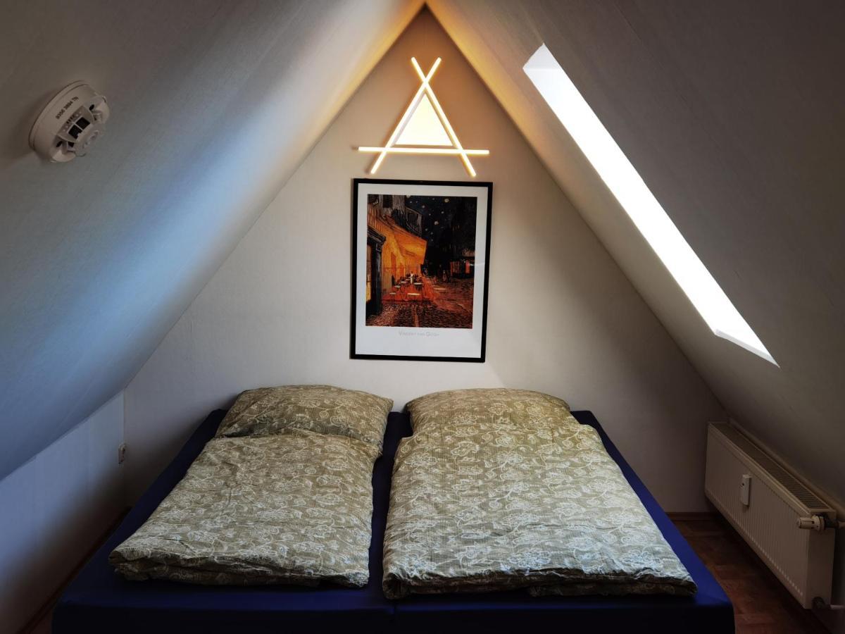 Gemuetliche Dachwohnung Mit Kleiner Oder Grosser Dachterrasse Nebeneinander Wolmirstedt Екстериор снимка