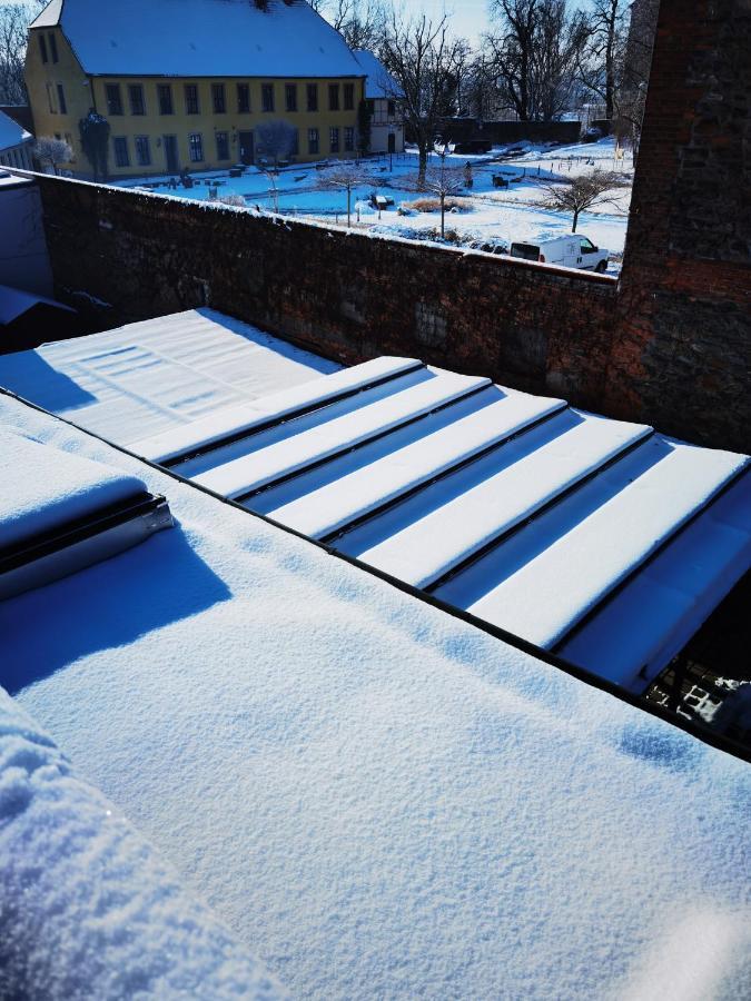 Gemuetliche Dachwohnung Mit Kleiner Oder Grosser Dachterrasse Nebeneinander Wolmirstedt Екстериор снимка