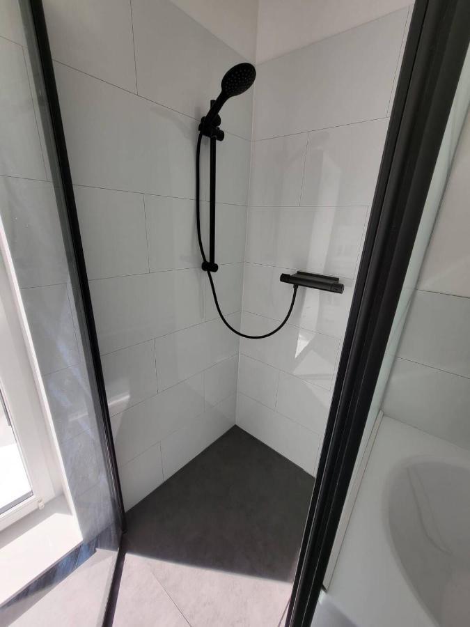 Gemuetliche Dachwohnung Mit Kleiner Oder Grosser Dachterrasse Nebeneinander Wolmirstedt Екстериор снимка