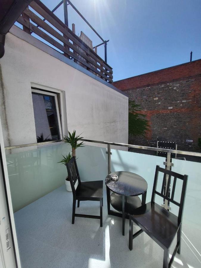 Gemuetliche Dachwohnung Mit Kleiner Oder Grosser Dachterrasse Nebeneinander Wolmirstedt Екстериор снимка